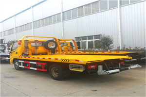 嘉兴附近拖车救援搭电